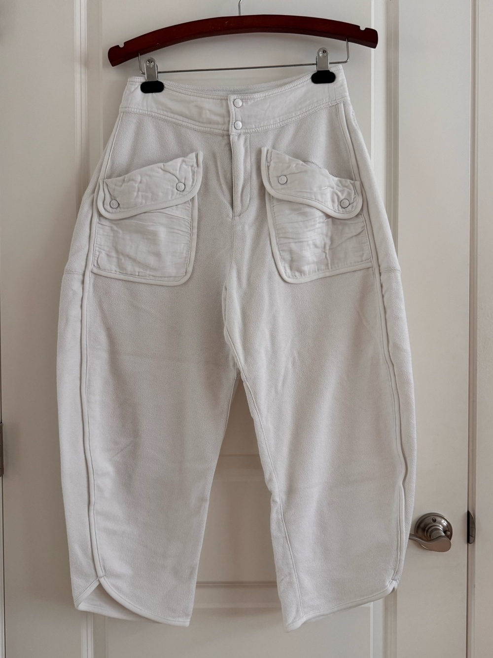 FP Movement Timko High-Waist slight barrel leg Pants in optic white - Picture 8 of 16